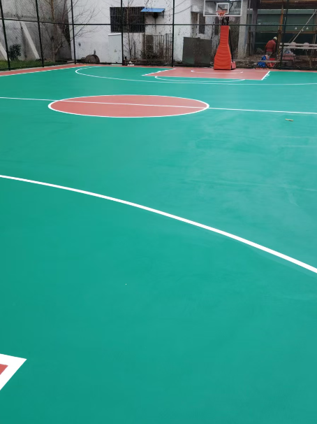 库车 球场长期使用易出现地面开裂